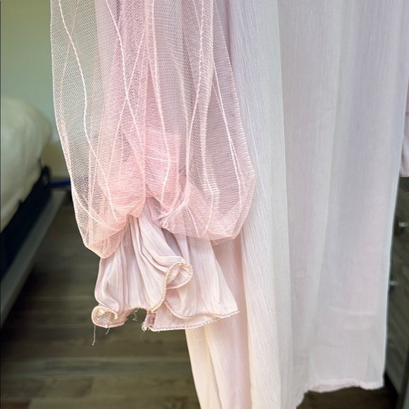 Pink Sheer Dress with Pearl Accents Womens Mens Pregnancy maternity medium - Picture 6 of 7